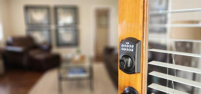 Detail Gallery Image 4 of 33 For 1475 Thomas Ave, San Diego,  CA 92109 - 2 Beds | 2 Baths