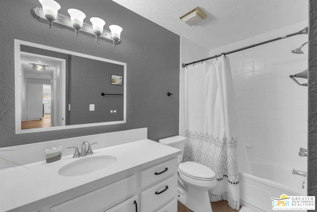 79380 Spalding Drive, Bermuda Dunes CA: https://media.crmls.org/mediaz/24d6fbc5-90ab-4cbe-aad2-dd761a7c7066.jpg