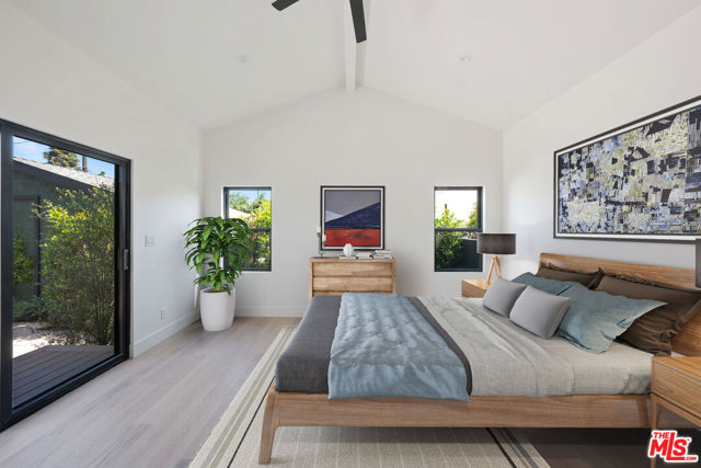 4718 Gaviota Avenue, Long Beach CA: https://media.crmls.org/mediaz/24d7b15b-32f8-4f9f-ad34-b492fff2ac30.jpg