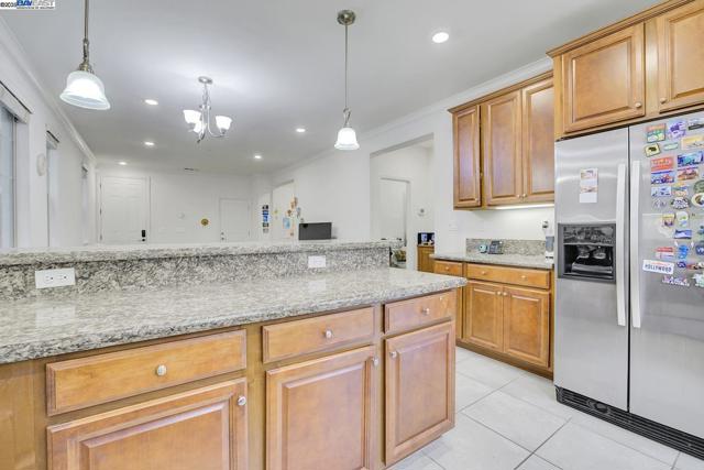 41538 Casabella Cmn, Fremont CA: https://media.crmls.org/mediaz/24d843a2-eabf-4662-b41e-aa448abfa0d5.jpg