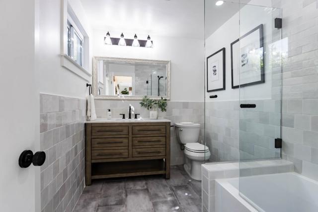 721 14th Avenue, Menlo Park CA: https://media.crmls.org/mediaz/24d86ded-177a-4664-98dc-1335009c4d35.jpg