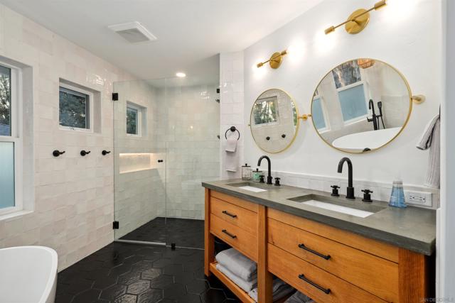 4525 27 Conrad Drive, La Mesa CA: https://media.crmls.org/mediaz/24d8700f-1096-42c4-98f8-7632485a4562.jpg