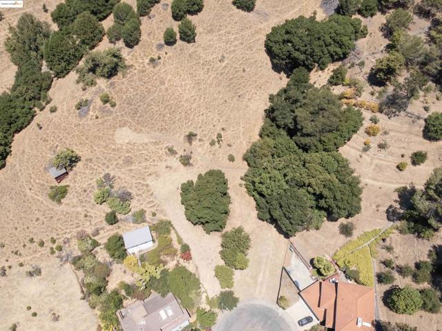 3446 Eureka Ct, Hayward CA: https://media.crmls.org/mediaz/24d87e4f-71f8-4672-8e5a-45664834ce9e.jpg