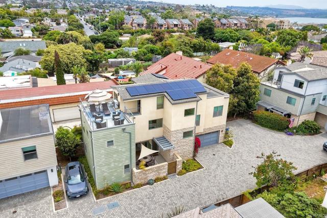 295 Chinquapin Ave, Carlsbad CA: https://media.crmls.org/mediaz/24d8a9e8-dd8b-4219-b4af-2657efcb2250.jpg