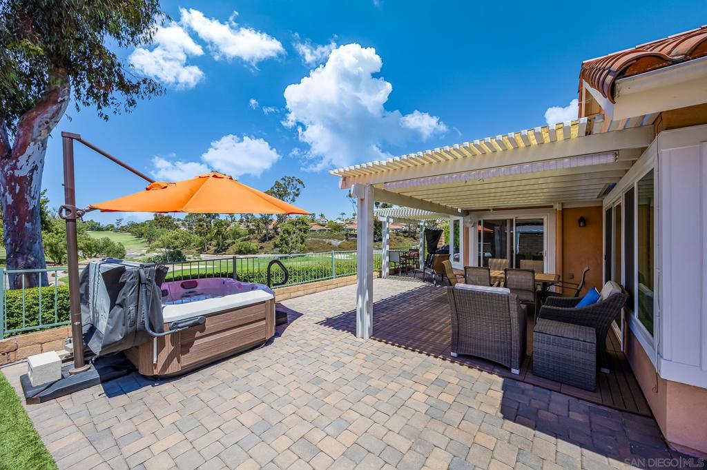 MLS #250032992SD img 32