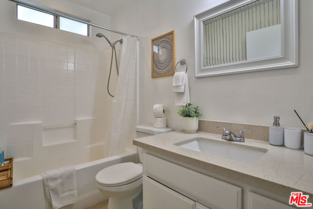 1540 N Bronson Avenue, Los Angeles CA: https://media.crmls.org/mediaz/24d9b929-be5d-4106-8cf6-110d117e6e10.jpg