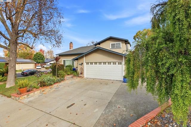 2891 Calle Reynoso, Pleasanton CA: https://media.crmls.org/mediaz/24da03fc-1a4e-41f1-8bf5-15cea5eab355.jpg