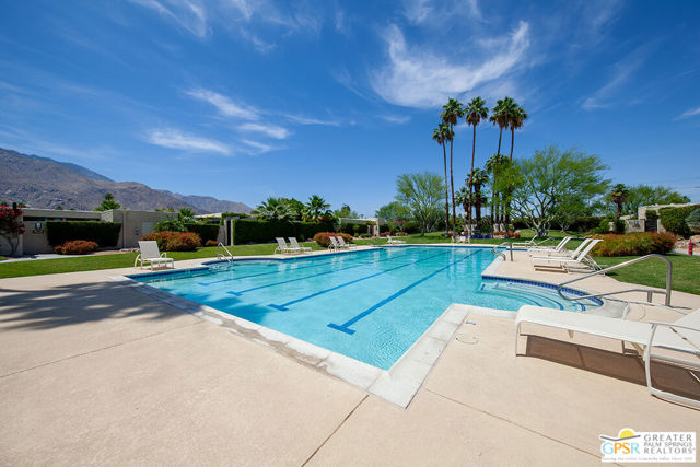 431 N Calle Rolph, Palm Springs CA: https://media.crmls.org/mediaz/24da43c7-5e7c-4403-a096-b274c0f30174.jpg