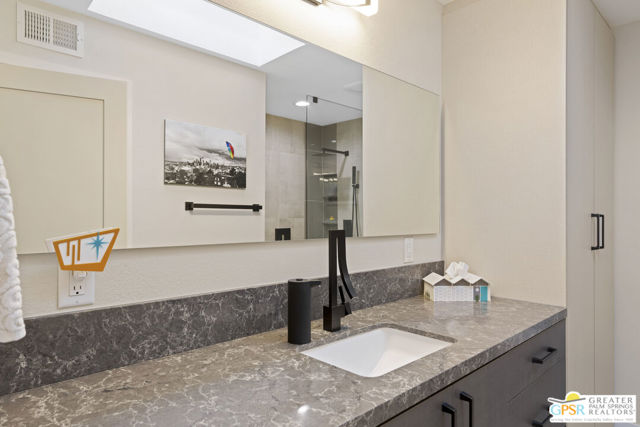 35657 Calle Montigo, Cathedral City CA: https://media.crmls.org/mediaz/24db78d6-cd30-4973-a559-5481ea9c1bf3.jpg
