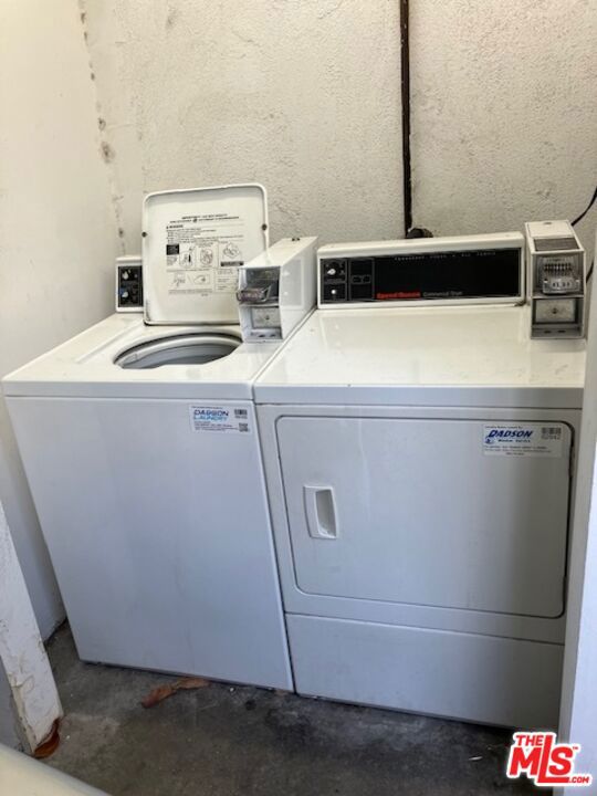 910 S Kingsley Drive, Los Angeles CA: https://media.crmls.org/mediaz/24dc094c-07c2-49c1-9ec7-bb5bbda70cfa.jpg