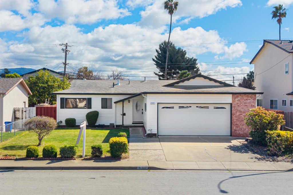 5132 Trade Wind Lane