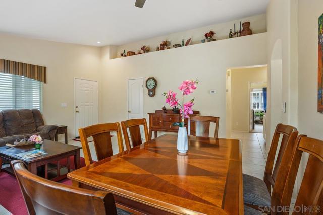 1150 ALOE CT., San Marcos CA: https://media.crmls.org/mediaz/24dca1d3-9f3e-4f35-a4cb-fd0d7f744557.jpg