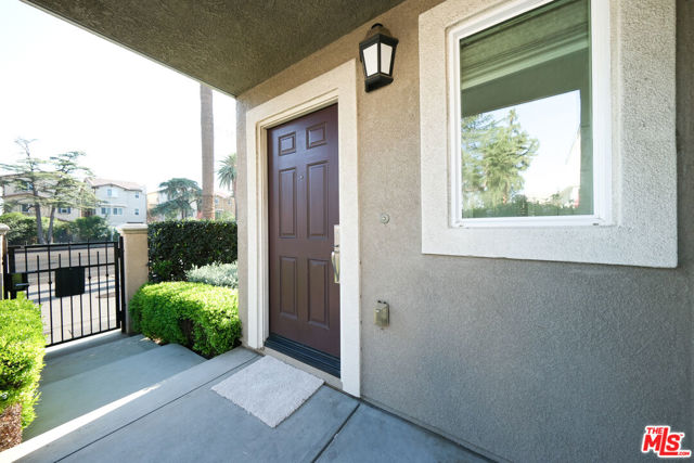 14661 Sherman Way, Van Nuys CA: https://media.crmls.org/mediaz/24dcf41d-fca4-451e-a34f-22a5eea58ad8.jpg