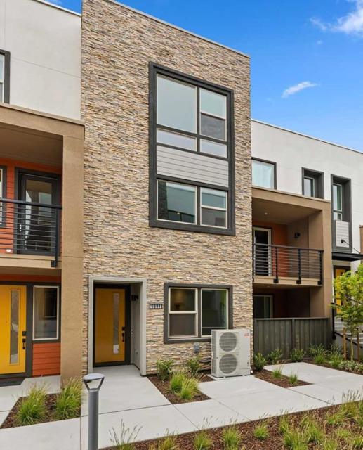 6694 Optimum Loop, San Jose CA: https://media.crmls.org/mediaz/24dd1bf9-f3ef-4e04-ad94-fa528afc20c6.jpg