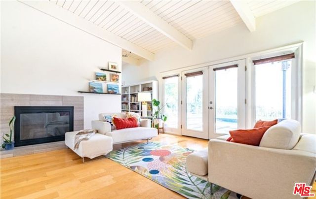5714 El Canon Avenue, Woodland Hills CA: https://media.crmls.org/mediaz/24dd257f-4349-41f8-b896-d6daf46933eb.jpg