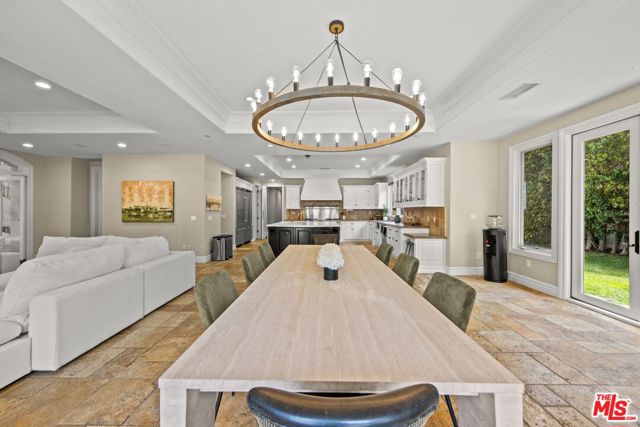 25043 Abercrombie Lane, Calabasas CA: https://media.crmls.org/mediaz/24dd705e-f652-438f-94e8-8ac581e804cf.jpg