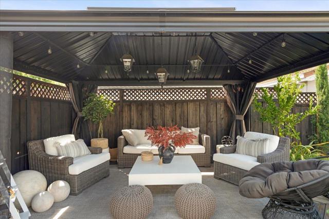 834 English Walnut Way, Morgan Hill CA: https://media.crmls.org/mediaz/24ddb947-7bf5-4048-8f70-ef157022742f.jpg
