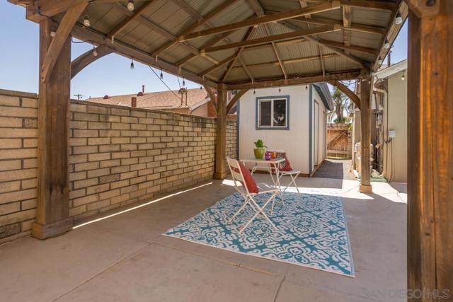 1187 Tangerine St, El Cajon CA: https://media.crmls.org/mediaz/24de4454-cd75-4f24-8337-302ba89b7931.jpg