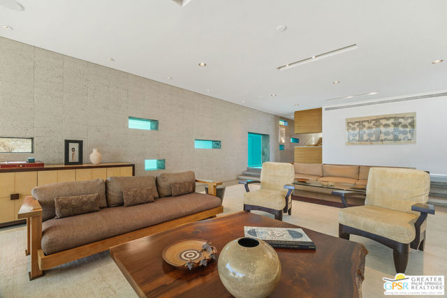 Image 27 of 75 For 27 Grande View Court