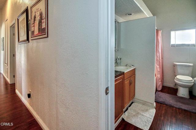 10424 Santa Fe Fire Road, Lucerne Valley CA: https://media.crmls.org/mediaz/24df1349-619a-432b-a7af-649a63df6714.jpg