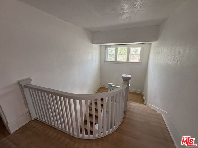 2320 W 25th Street, Los Angeles CA: https://media.crmls.org/mediaz/24dfd83a-c34d-447b-ba6f-018d75587057.jpg
