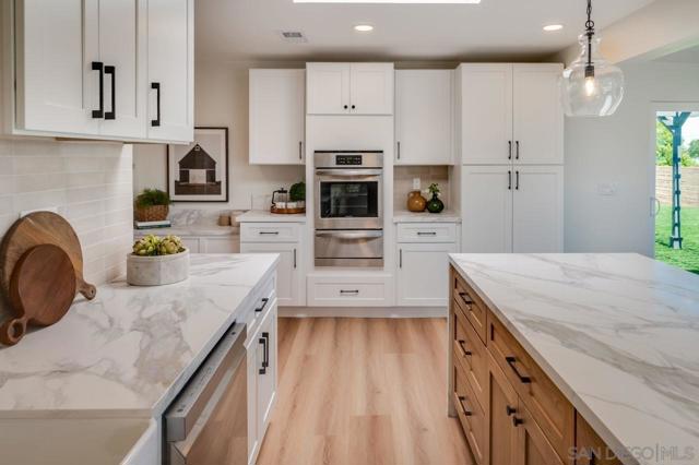 4439 Limerick Way, San Diego CA: https://media.crmls.org/mediaz/24e08fa6-42df-4d43-8ef0-dddca6275a9a.jpg