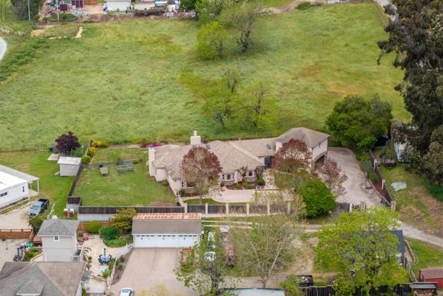 10233 Reese Circle, Salinas CA: https://media.crmls.org/mediaz/24e19a72-8fd0-4209-9206-5a3d7dce22b8.jpg