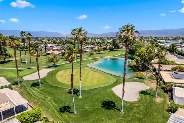 39231 Hidden Water Place, Palm Desert CA: https://media.crmls.org/mediaz/24e1a31a-60d0-4f43-b010-94127c5fd5aa.jpg