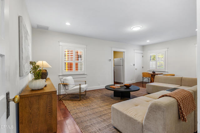 1954 Primrose Avenue, South Pasadena CA: https://media.crmls.org/mediaz/24e1db8a-8010-4b38-a50a-8907fcdc75d4.jpg