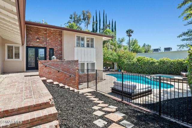 4809 Dunman Avenue, Woodland Hills CA: https://media.crmls.org/mediaz/24e1ebe7-9791-4add-b377-98a6f5e0f466.jpg