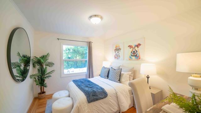 1091 Essex Avenue, Sunnyvale CA: https://media.crmls.org/mediaz/24e23eff-3a1a-4b0b-8393-75f048c94270.jpg