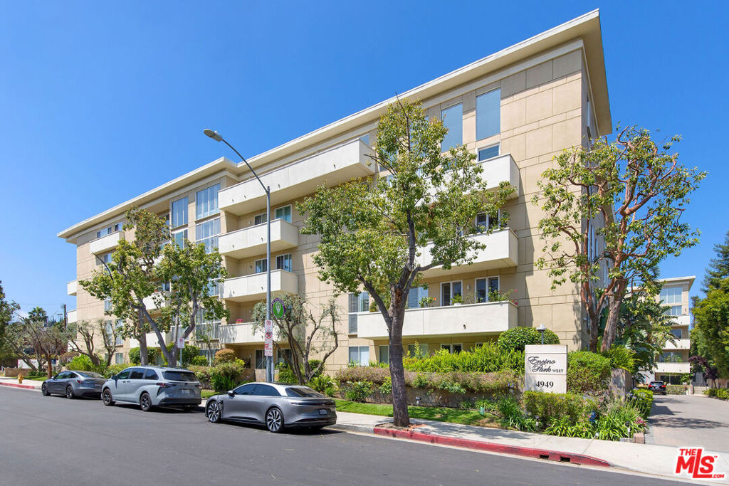 4949 Genesta Avenue #212A