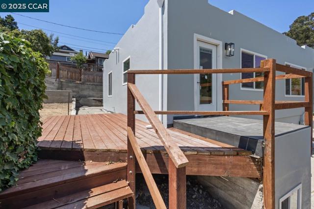 1923 Thompson Ln, El Sobrante CA: https://media.crmls.org/mediaz/24e2cea3-ca0c-4999-9b03-6de209bbffd0.jpg