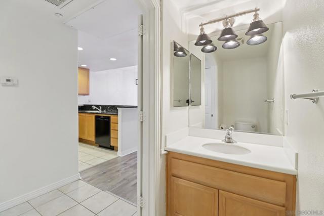 1501 India St, San Diego CA: https://media.crmls.org/mediaz/24e310d1-f687-4fb5-ae72-368b606d94d8.jpg