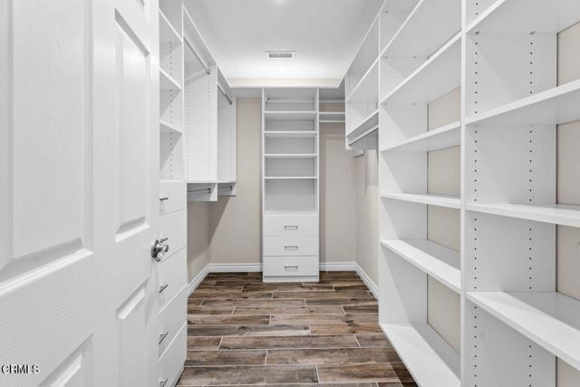 Detail Gallery Image 12 of 21 For 4242 Van Nuys Bld, Los Angeles,  CA 91403 - 3 Beds | 3 Baths