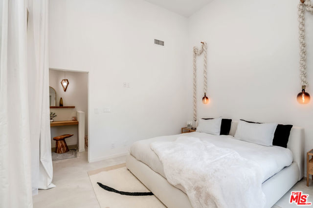 2407 San Marco Drive, Los Angeles CA: https://media.crmls.org/mediaz/24e57e06-b051-4697-8100-6956e8f570c9.jpg