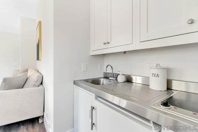 1864 Sunset Blvd, San Diego CA: https://media.crmls.org/mediaz/24e5973b-ac51-4021-9638-f83b0e7a27ff.jpg