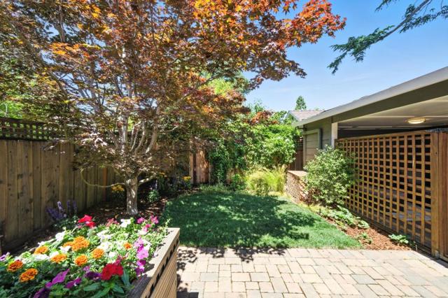 641 10th Avenue, Menlo Park CA: https://media.crmls.org/mediaz/24e5ca5a-7983-4157-910e-22063476d27d.jpg