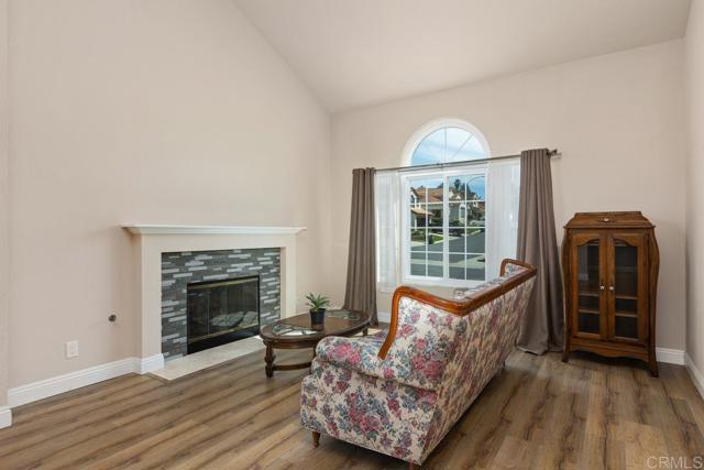 Detail Gallery Image 15 of 29 For 2067 Paseo De Anza, Vista,  CA 92084 - 3 Beds | 2 Baths