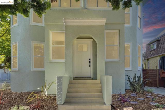 1238 12Th St, Oakland CA: https://media.crmls.org/mediaz/24e6e147-bbb6-46bb-a23c-8e4c9efef2c9.jpg