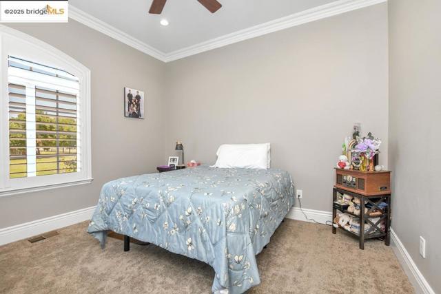 430 Ellisa Ln, Brentwood CA: https://media.crmls.org/mediaz/24e6e3b3-b37f-49e7-ac66-4b33d0b65c77.jpg