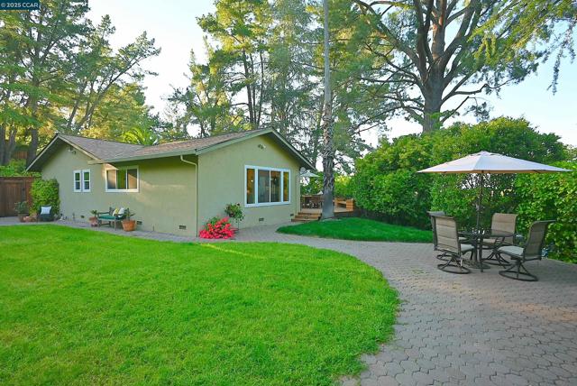 911 Sousa Drive, Walnut Creek CA: https://media.crmls.org/mediaz/24e6fc9b-f980-4aff-8e64-c4cd02a3a099.jpg