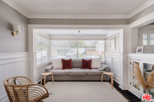 224 San Juan Avenue, Venice CA: https://media.crmls.org/mediaz/24e70312-a39f-4c3d-953e-c5a84cc91ef2.jpg