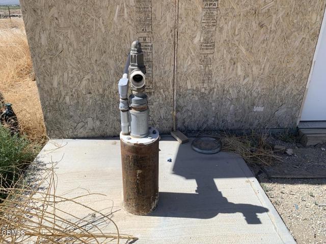 12500 Locust Avenue, Lucerne Valley CA: https://media.crmls.org/mediaz/24e7272d-2951-43a9-a3da-2da04669f5d5.jpg