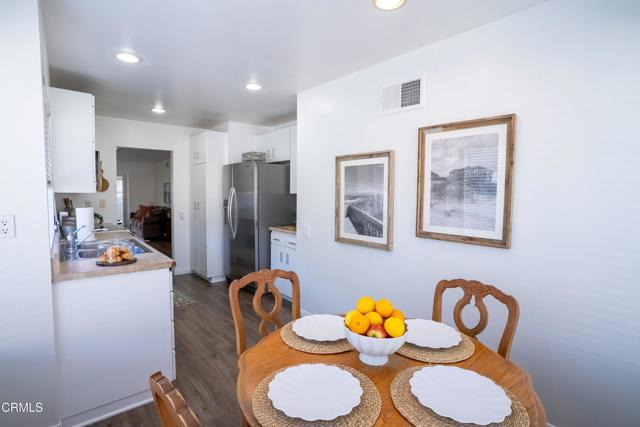 5142 Village 5, Camarillo CA: https://media.crmls.org/mediaz/24e7c720-ce2e-4510-8876-9fce11be1cc2.jpg