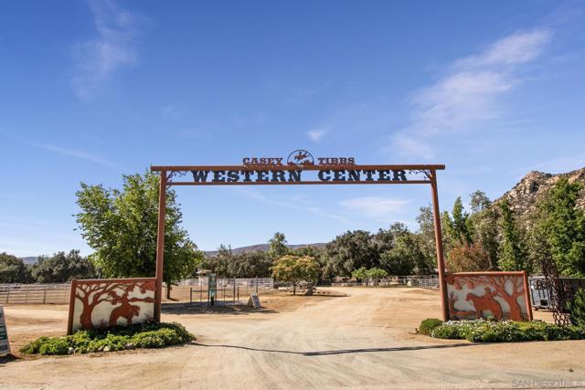 15829 Davis Cup Lane, Ramona CA: https://media.crmls.org/mediaz/24e8d1ee-a21b-458b-a080-5a8062f75e6b.jpg