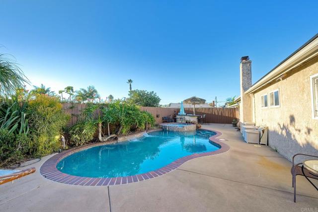 4410 Charger Boulevard, San Diego CA: https://media.crmls.org/mediaz/24e8df58-2d74-42f8-9271-f62244baf152.jpg