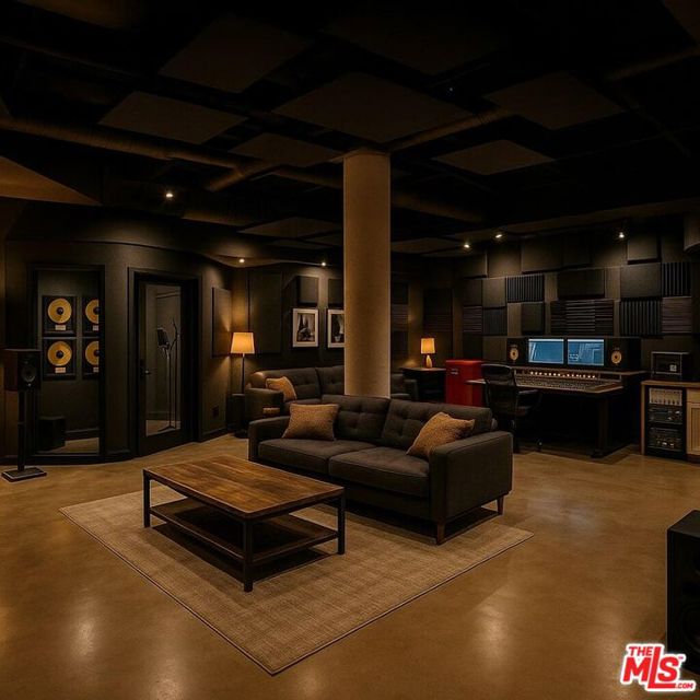 2183 Sunset Plaza Drive, Los Angeles CA: https://media.crmls.org/mediaz/24e90b26-da27-4e45-9a01-e9e365f606d2.jpg