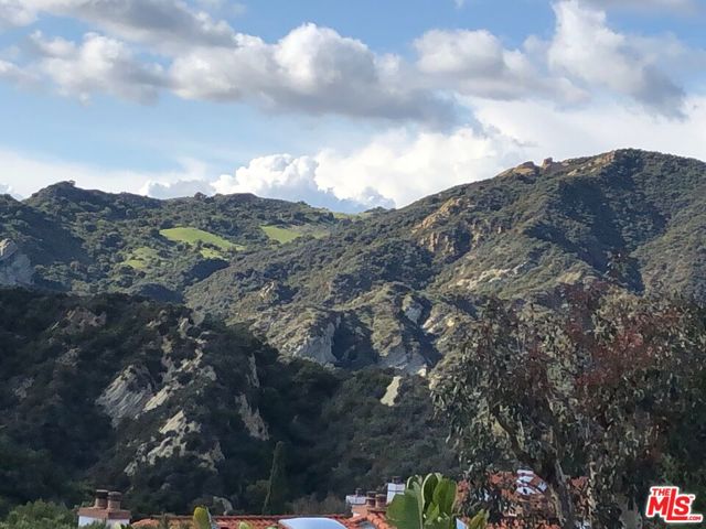 17290 Avenida De La Herradura