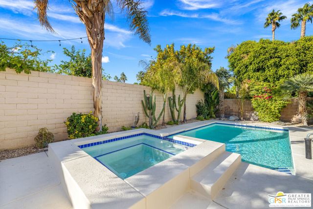35871 Calle Raphael, Cathedral City CA: https://media.crmls.org/mediaz/24eab09b-b8ec-40ff-86f7-4faea02eb623.jpg